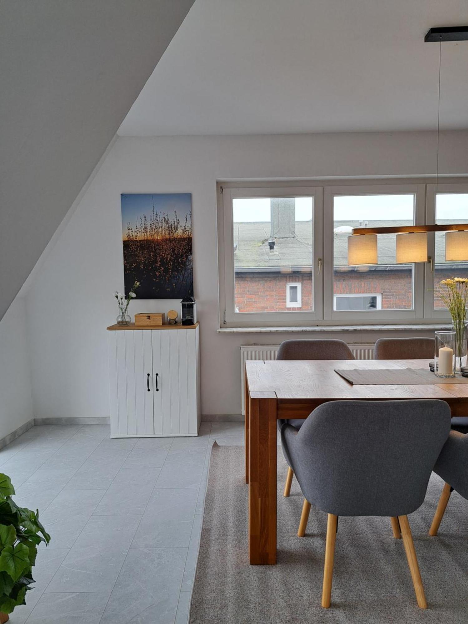 Livora Altstadt Wilhelmshaven - Stilvoll - Zentrumsnah - Tv-Streaming - Balkon - Nordsee - Badewanne Kültér fotó