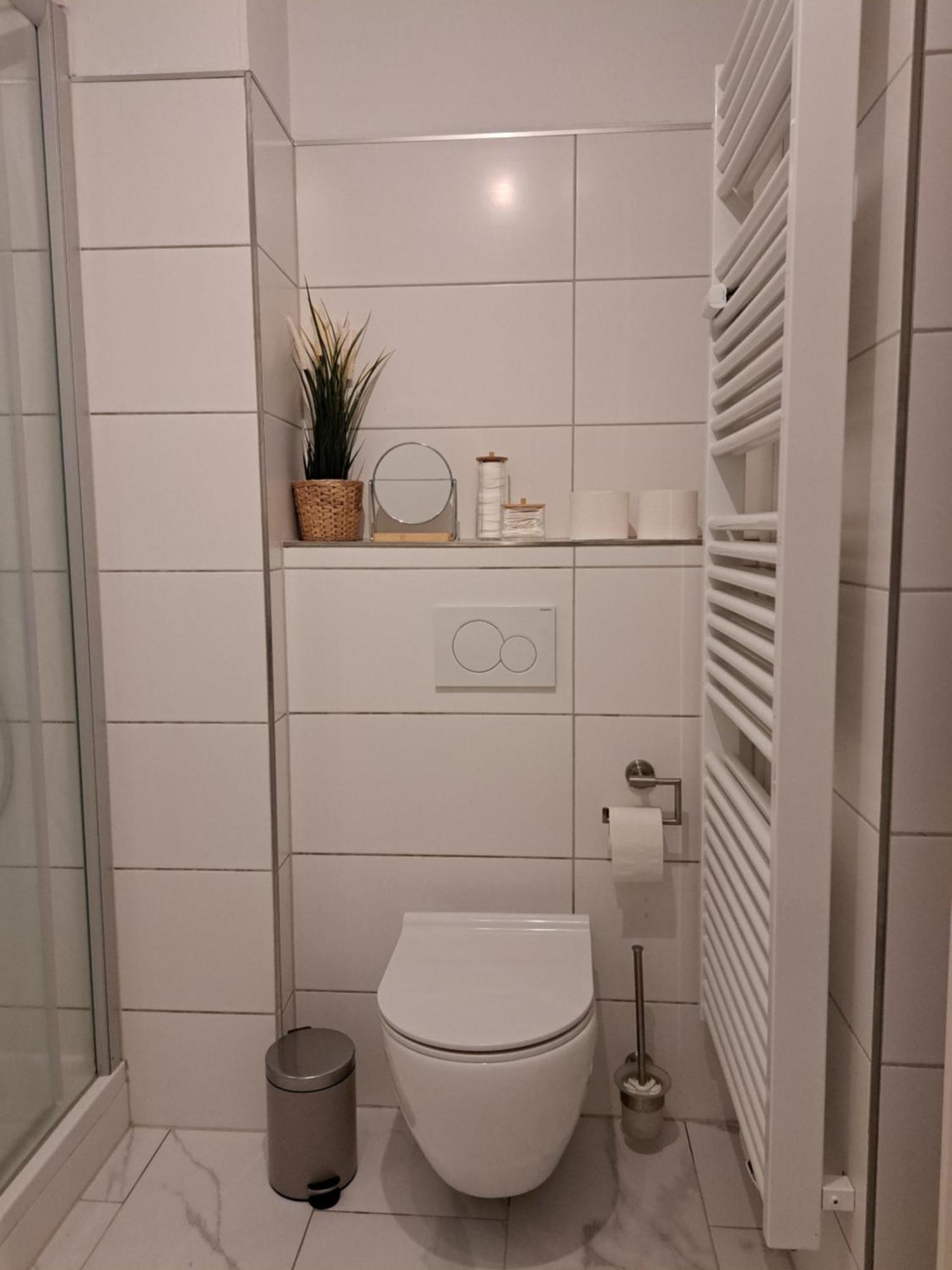 Livora Altstadt Wilhelmshaven - Stilvoll - Zentrumsnah - Tv-Streaming - Balkon - Nordsee - Badewanne Kültér fotó